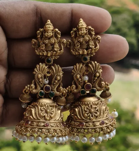 Lakshmi jumka